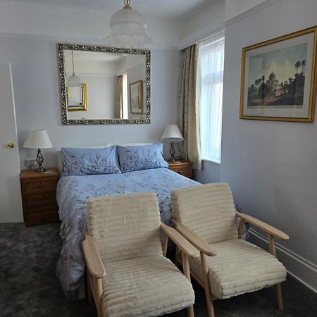 Shoreline Accommodation Борнмът Екстериор снимка